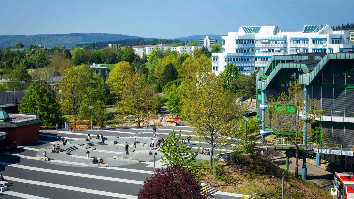 Start Sommersemester Campus Forum Mensa Bibliothek