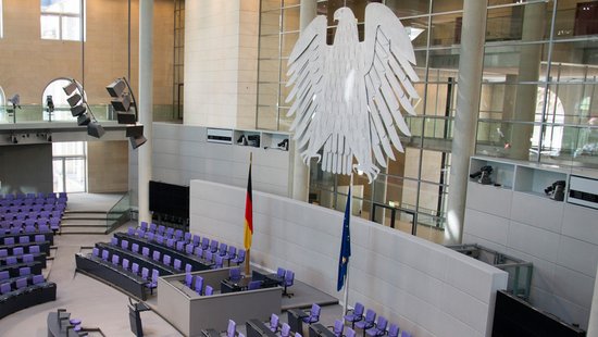 Sitzungsaal des deutschen Bundestags Foto: Colourbox.de