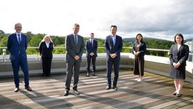 Gruppenfoto Besuch japanischer Generalkonsul