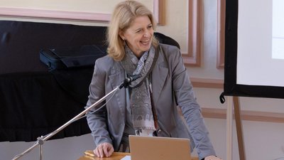 Eröffnungsrede von Prof. Dr. Eva Martha Eckkrammer. Foto: UniGR