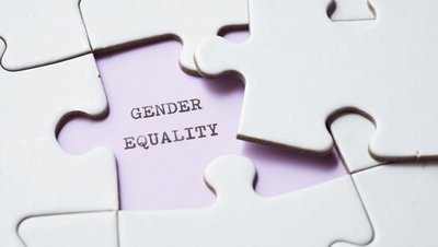 Puzzel mit dem Schriftzug "Gender equality"