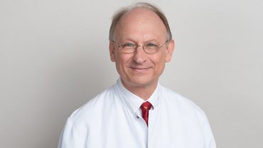 Prof. Dr. Dr. Diplom-Psychologe Niels Bergemann