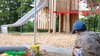 [Translate to Englisch:] Nach der Eröffnung konnten die jüngsten Gäste des Sommerfestes den Spielplatz ausgiebig nutzen. 