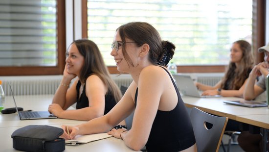 Entscheidungshilfe für Studieninteressierte: Bei einem Schnupperstudium an der Universität Trier können Schülerinnen und Schüler in knapp 30 Fächer hereinschnuppern.
