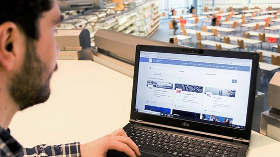 Über das neue Karriere-Portal der Universität Trier können sich Studierende und Unternehmen vernetzen.