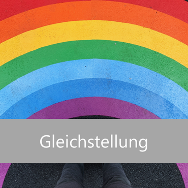 Gleichstellung im FB 4. Bild mit Regenbogen