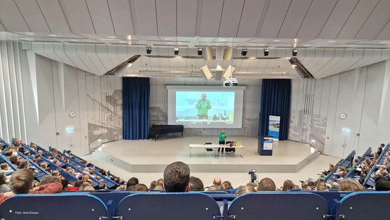 Christoph Biemann im vollen Audimax