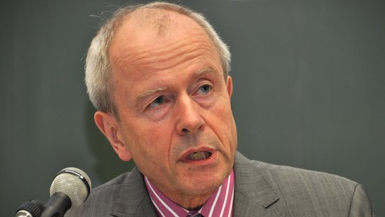 Prof. Dr. Klaus Ziemer am Mikrofon