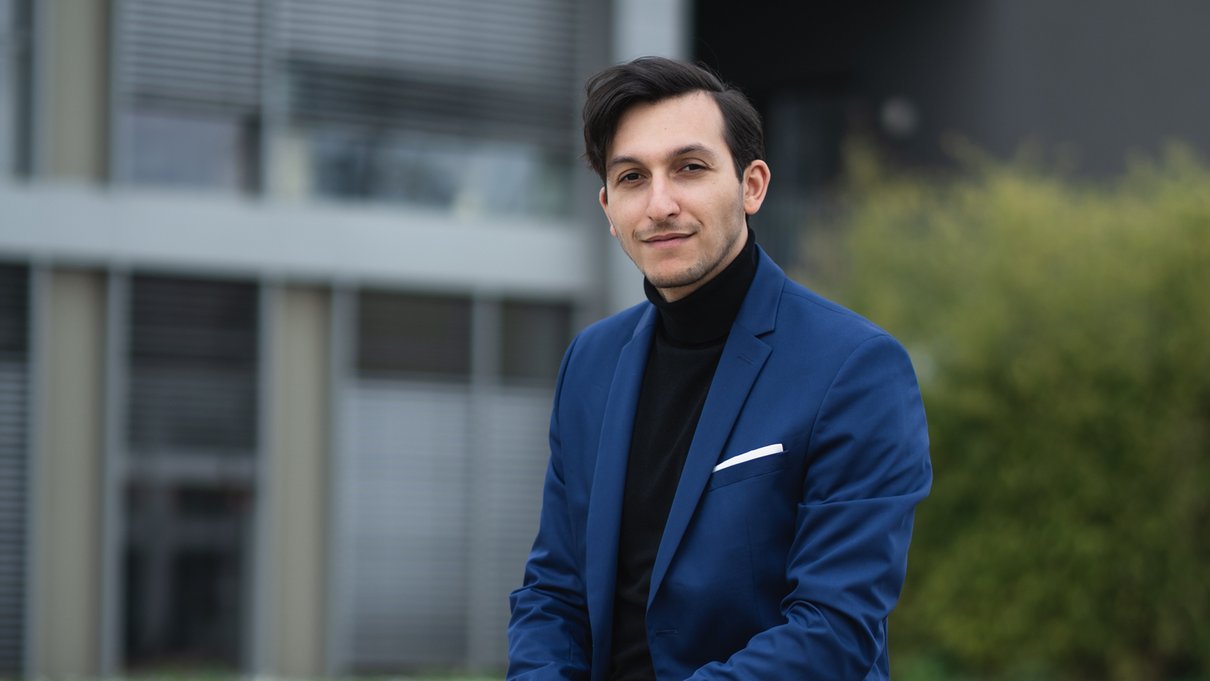 Start-up statt Staatsanwalt – René Fergen, Absolvent der Universität Trier, hat sich mit seinem Legal-Tech-Unternehmen „JUPUS“ selbstständig gemacht.