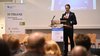 Den Festvortrag zur Eröffnung hielt Sven Nyholm, Professor für Ethik der Künstlichen Intelligenz und Principal Investigator für KI-Ethik am Munich Center for Machine Learning. 