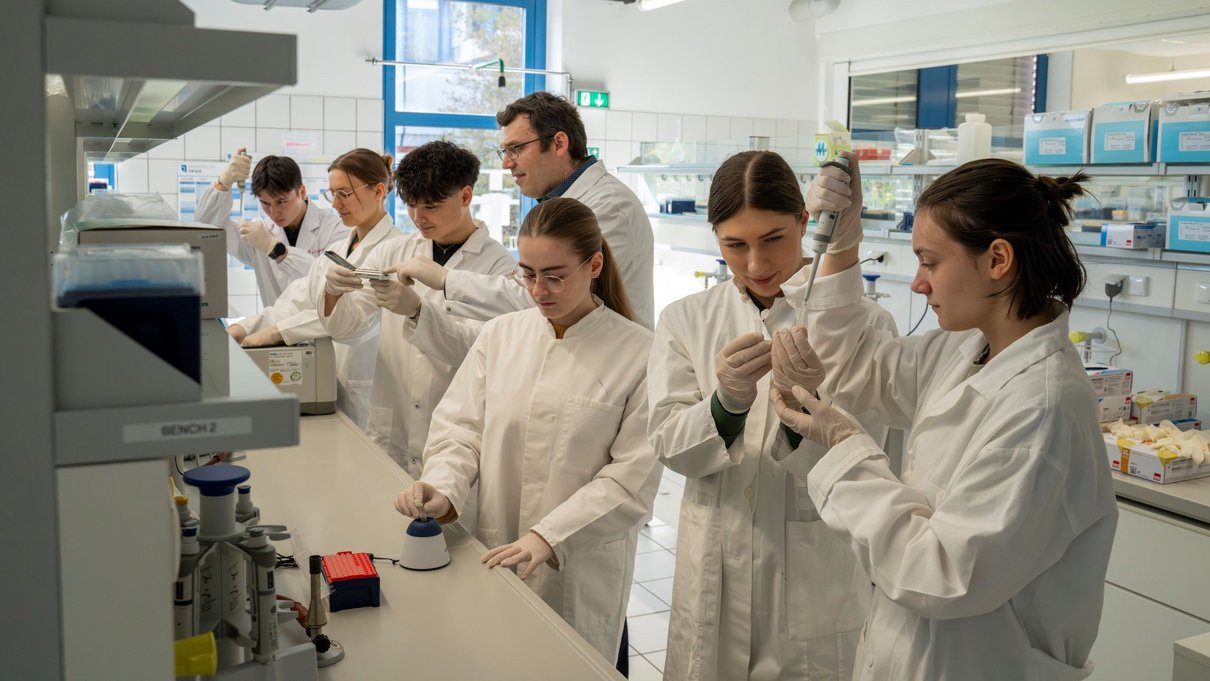 Schüler*innen im Lehr-Lern-Labor der Uni Trier