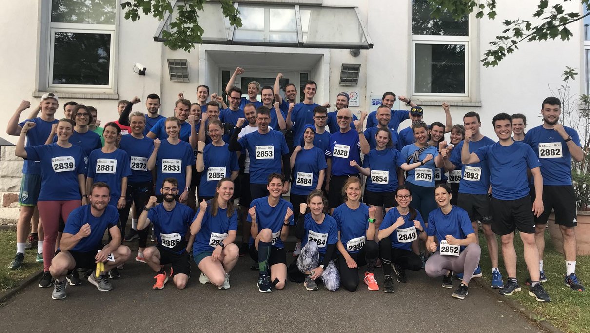 68 Teilnehmende der Universität Trier gingen beim 8. Trierer Firmenlauf an den Start. 