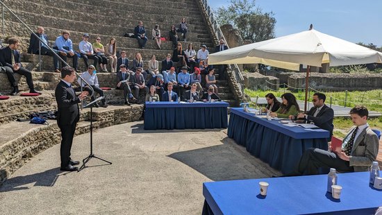 Mit seinem Plädoyer erreichte Bruno Lucas Silva Acacio von der Universität Trier den zweiten Platz. 