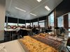 Publikum und Kaffee und Kuchen