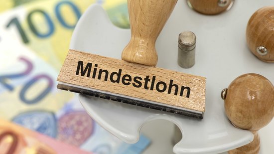 Ein Stempel mit der Aufschrift Mindestlohn