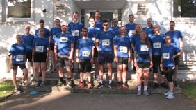 25 Läuferinnen und Läufer gingen für die Universität an den Start des Firmenlaufs.