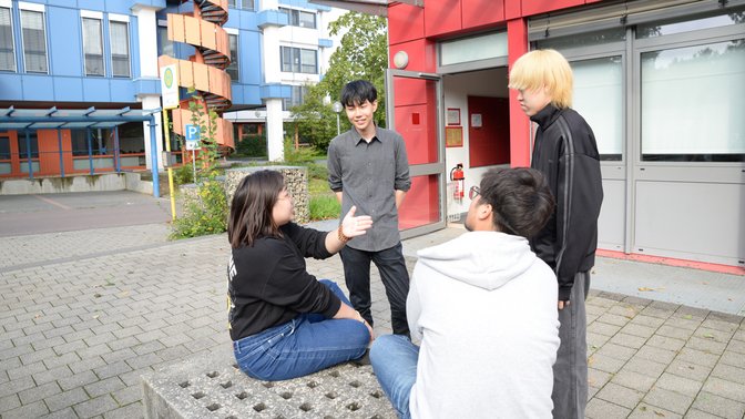 Internationale Studierende auf dem Campus