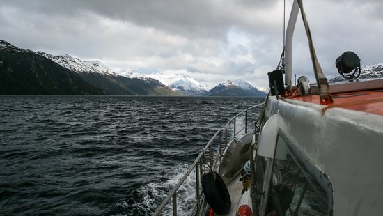 Fotos einer Expedition im Jahr 2015 in die Fjordregion im südlichen Patagonien, an der unter anderem Björn Klaes und der tödlich verunglückte Prof. Dr. Rolf Kilian gemeinsam teilnahmen. 