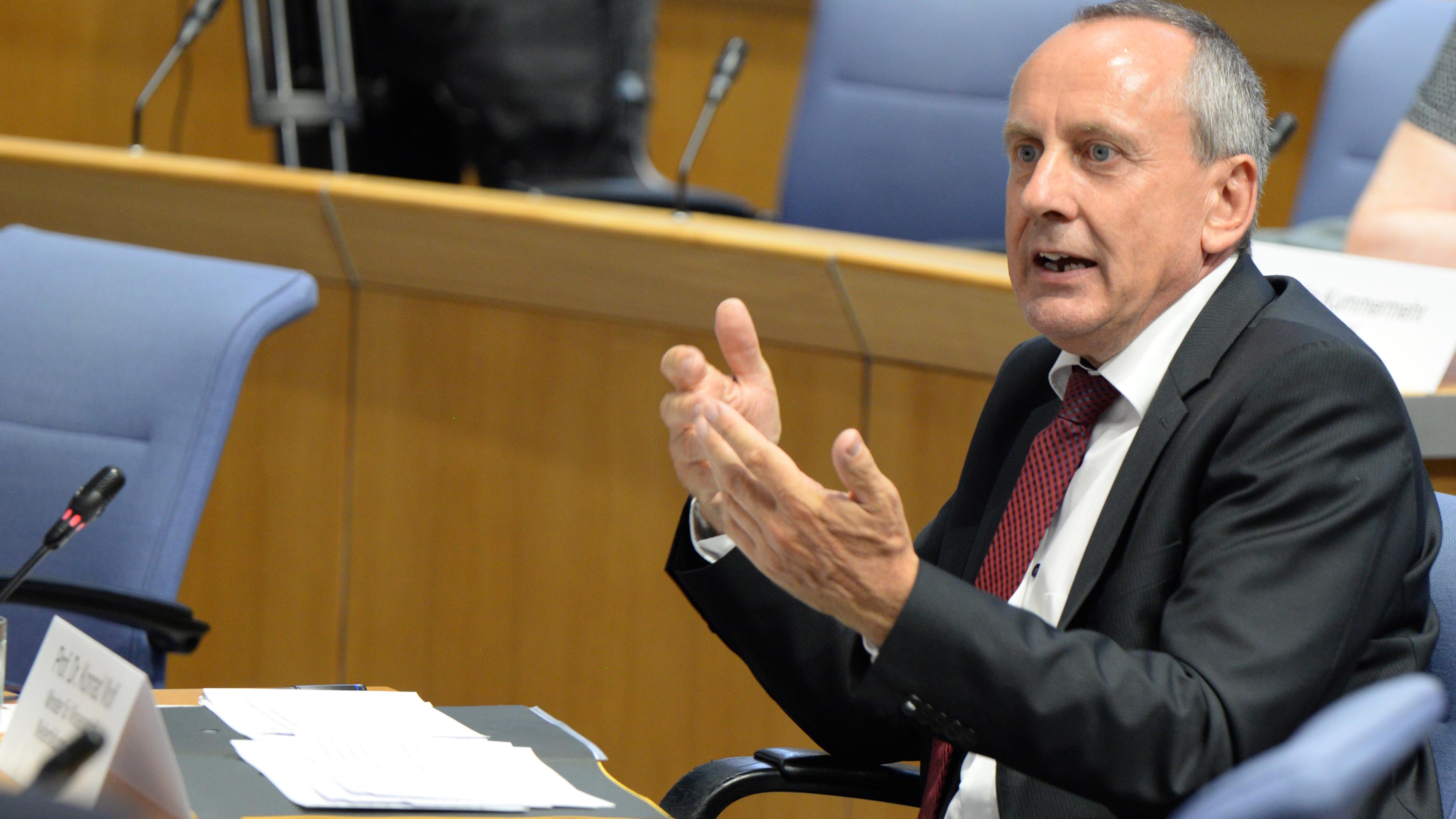 Prof. Dr. Konrad Wolf, Wissenschaftsminister des Landes Rheinland-Pfalz