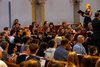 Orchester mit Solistin