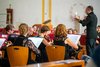 Dirigent mit Streichern