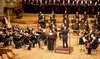 Solistin mit Chor und Orchester
