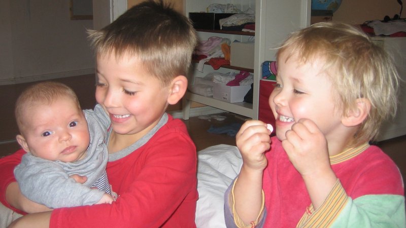 Foto: 3 Kinder unterschiedlichen Alters